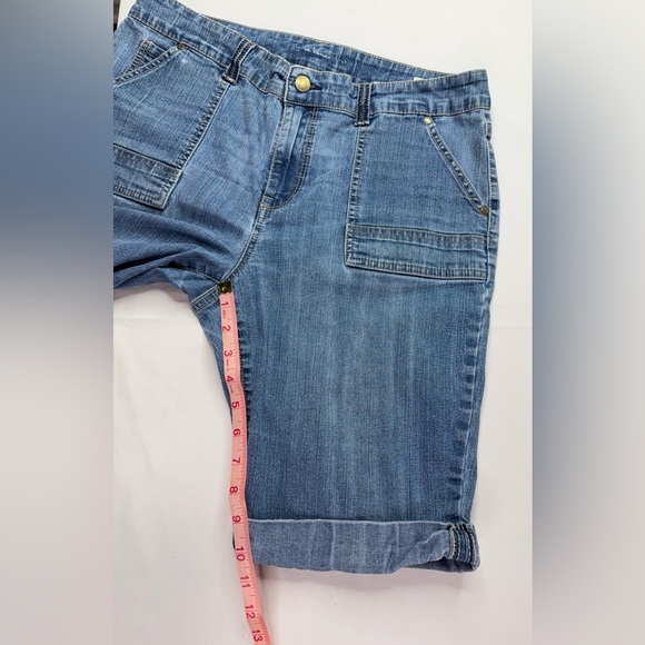 Gloria Vanderbilt Brynn Rollcuff Bermuda Jean Shorts Size 12 - Picture 8 of 8